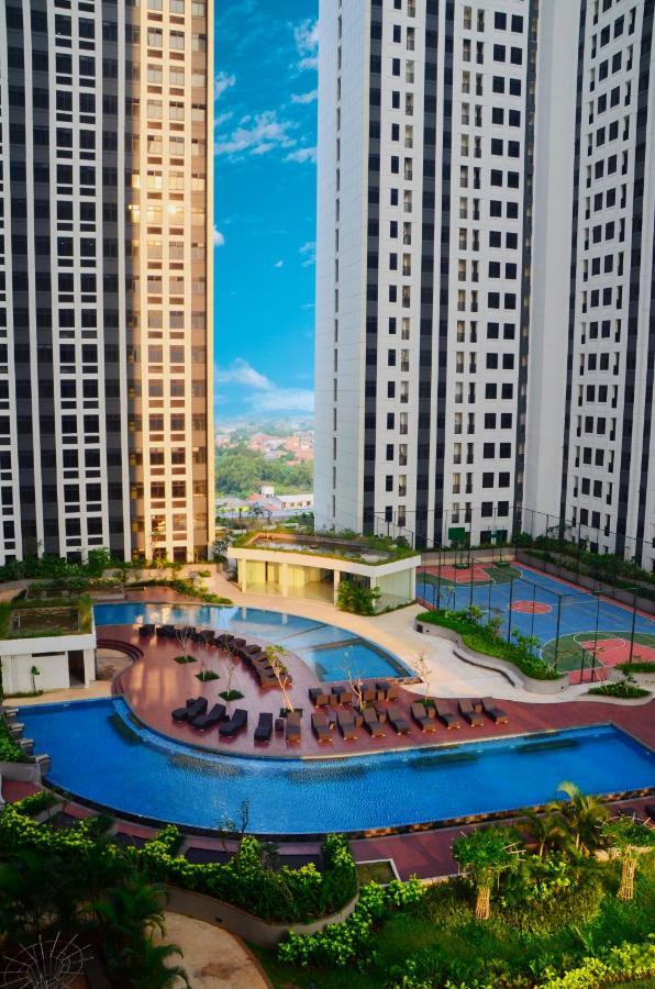 Louis Kienne Cikarang Hotel & Service Apartment Bekasi Exterior photo