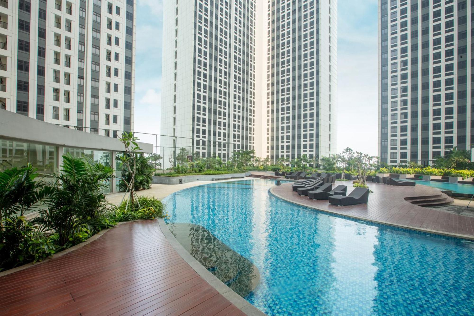 Louis Kienne Cikarang Hotel & Service Apartment Bekasi Exterior photo